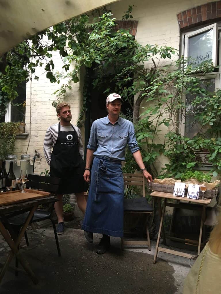 Ulrik fra Cafe Fleuri (i blåt) og Tobias fra Sparkling Tea Copenhagen