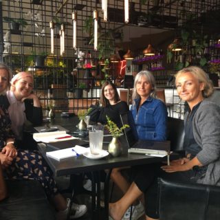 Jeg mødtes med de her 5 skønne bloggerdamer i går - fra venste Vibeke, Lise , Katrine, Janet og Hanne