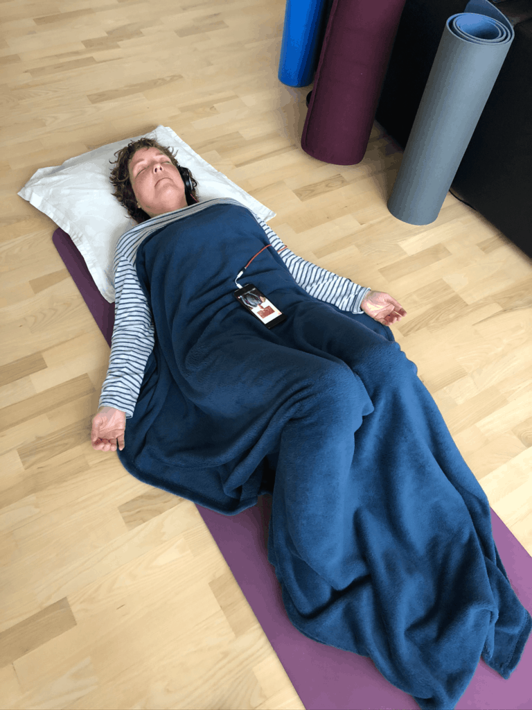 April i bakspejlet bød på flere online klangmeditationer og total afslapning som det ses