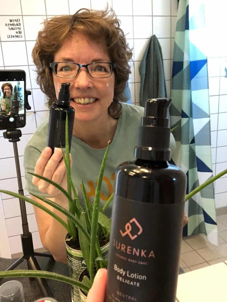 Der laves Jurenka selfie på badeværelset