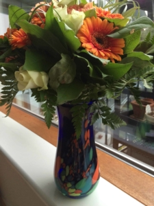 Blomster fra Birgit med glasvase