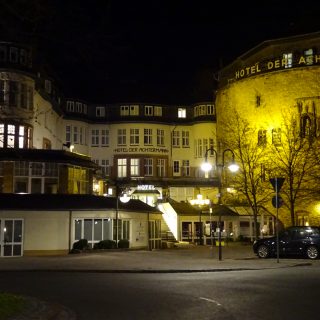 hotel Der Achtermann by night