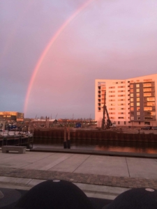 Regnbue over Promenadebyen