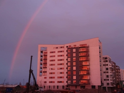 Regnbue over Promenadebyen
