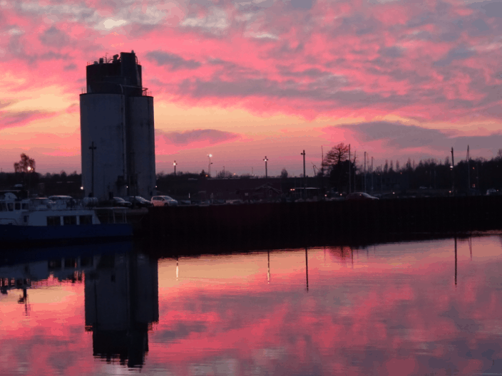 Rød himmel over Odense havn