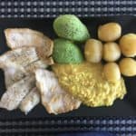 Stegte fiskefileter, kartofler, avocado og sellerisovs